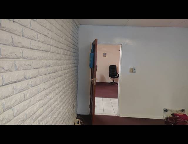 600M² BUILDING FOR SALE IN SPRINGS CENTRAL